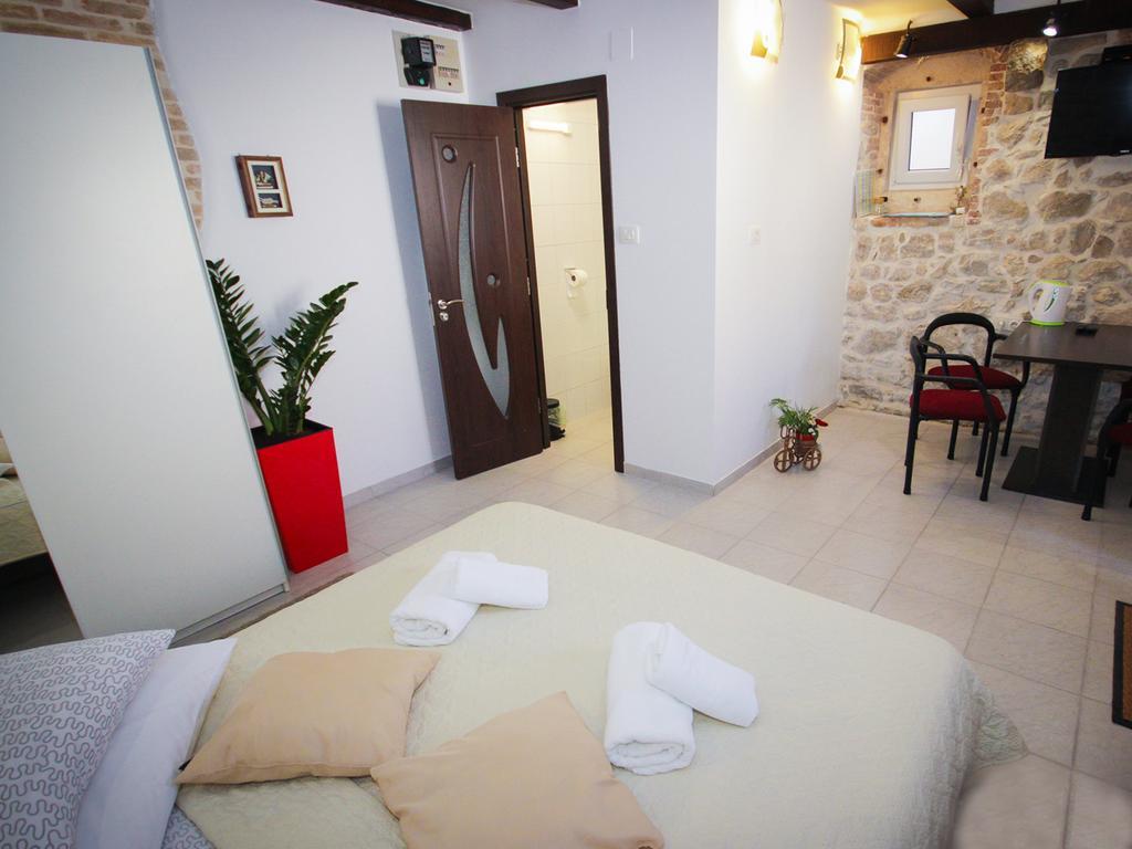 Guest House Vagabundo Imb Split Bagian luar foto