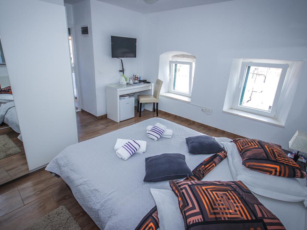 Guest House Vagabundo Imb Split Bagian luar foto