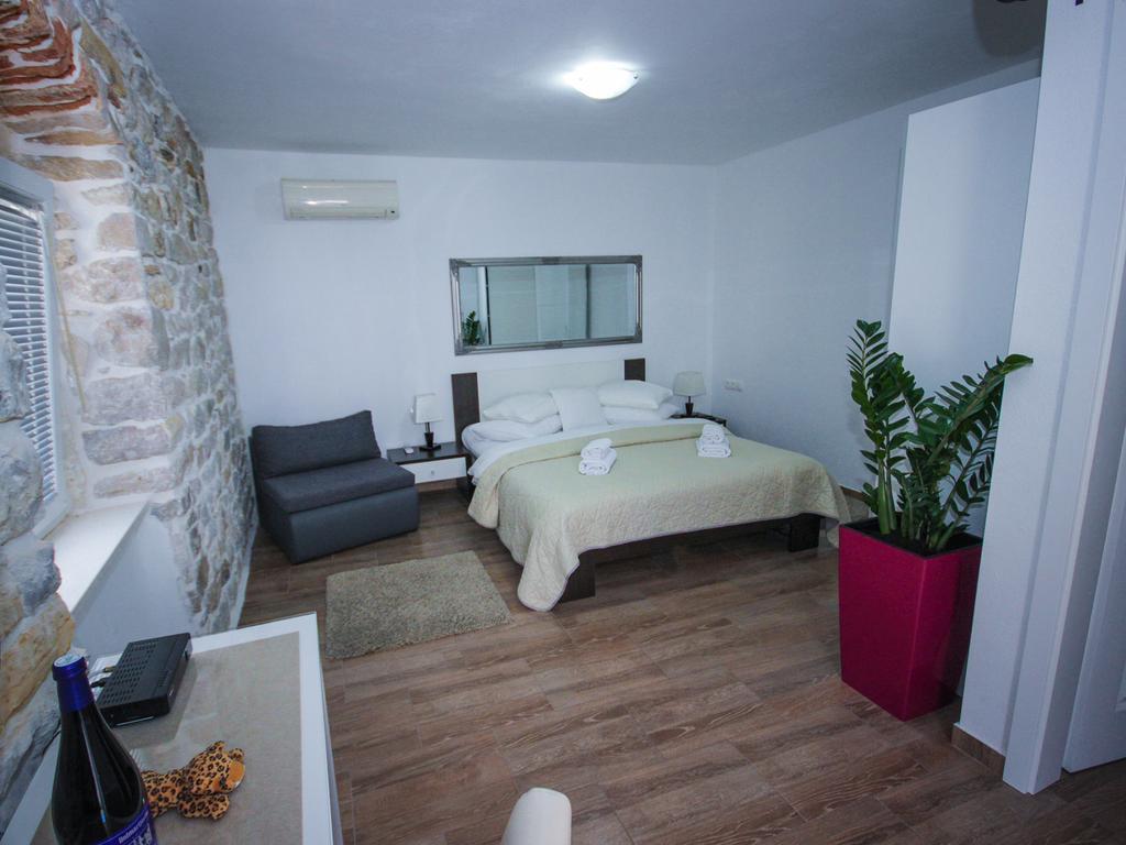 Guest House Vagabundo Imb Split Bagian luar foto
