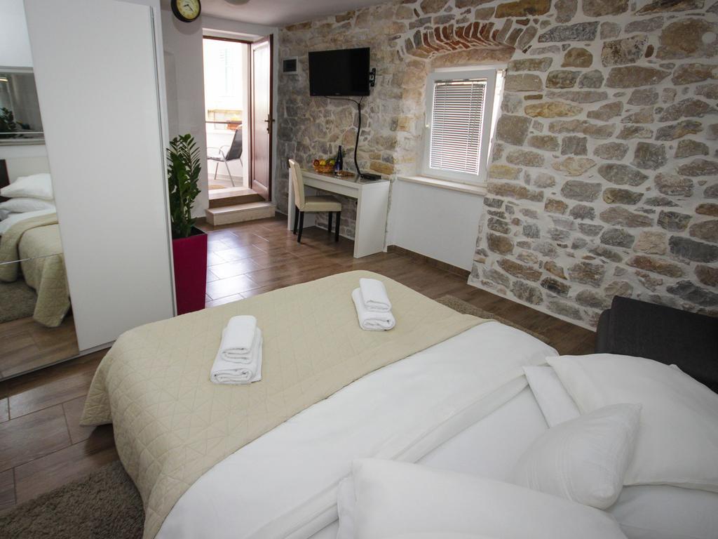 Guest House Vagabundo Imb Split Bagian luar foto