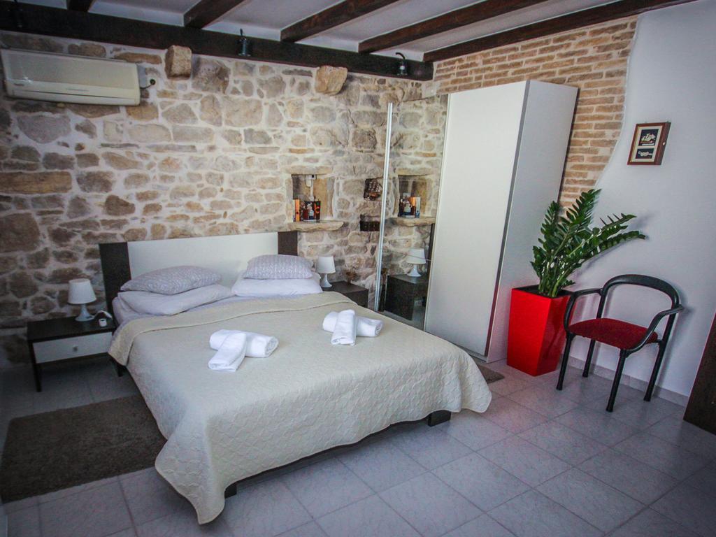 Guest House Vagabundo Imb Split Bagian luar foto