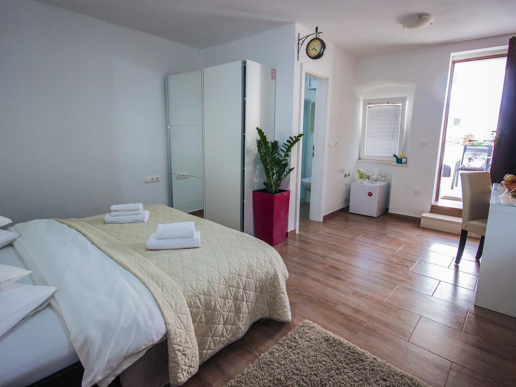 Guest House Vagabundo Imb Split Bagian luar foto