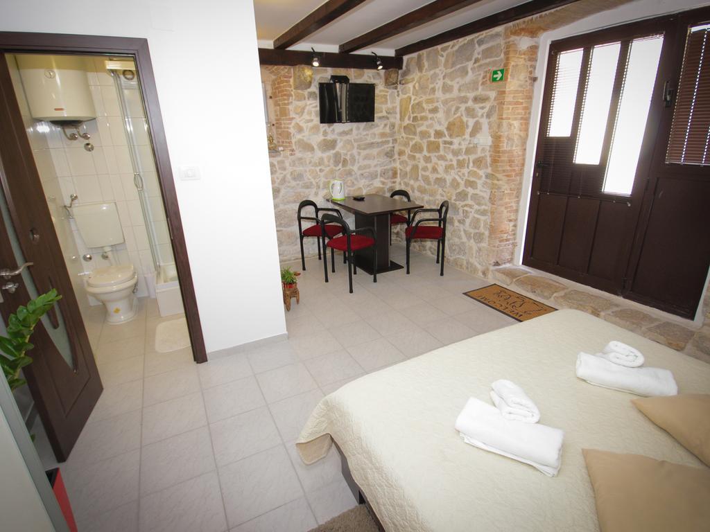 Guest House Vagabundo Imb Split Bagian luar foto